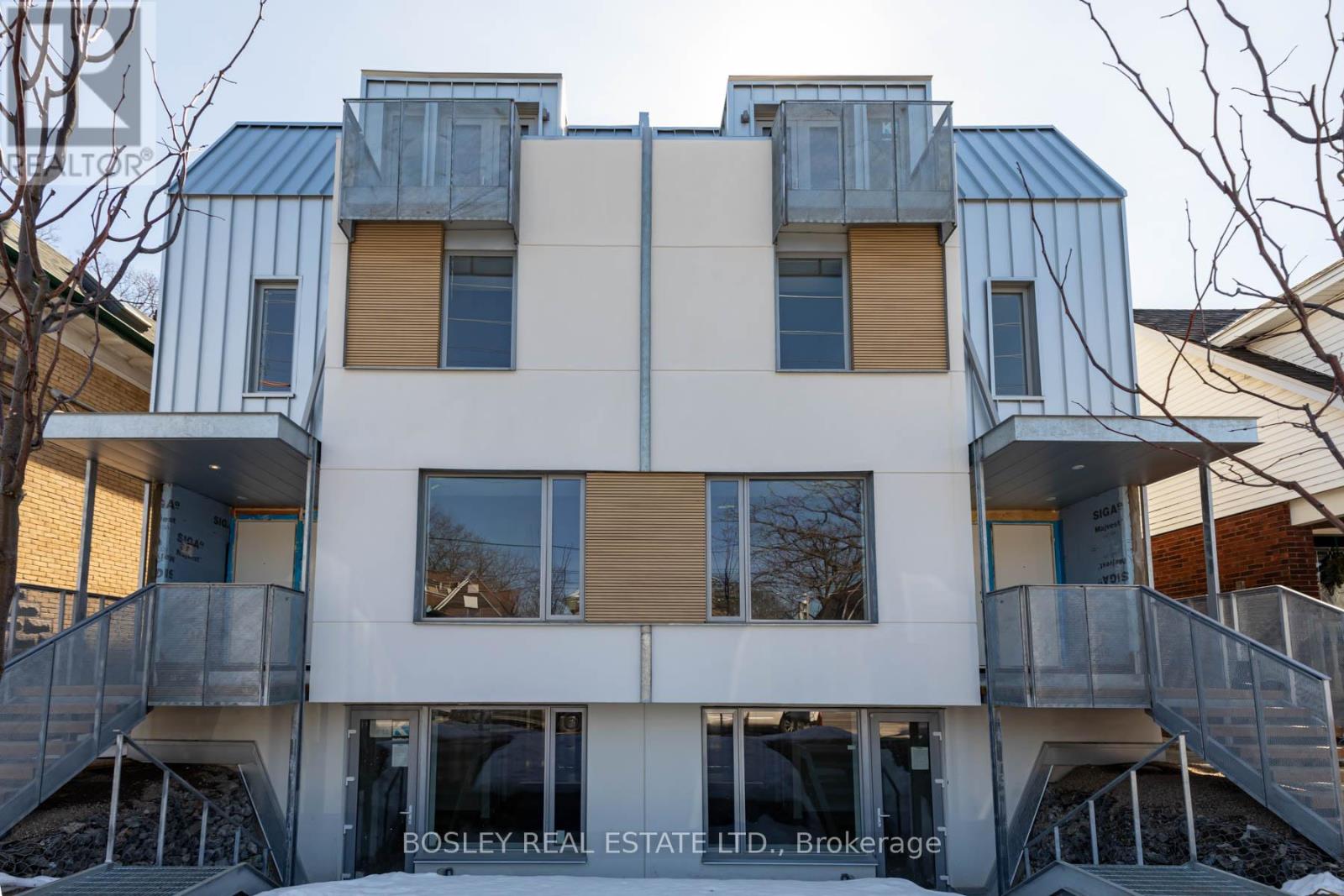 SUITE 3 - 2165A GERRARD STREET E, Toronto, Ontario