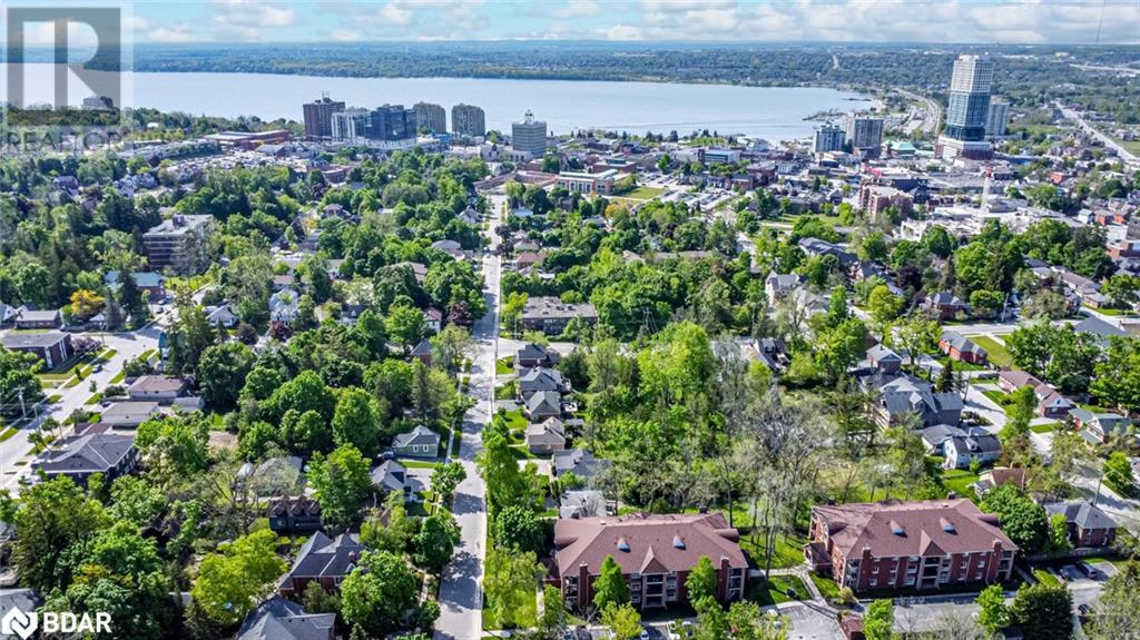 152 Owen Street, Barrie, Ontario  L4M 3H9 - Photo 2 - 40734022