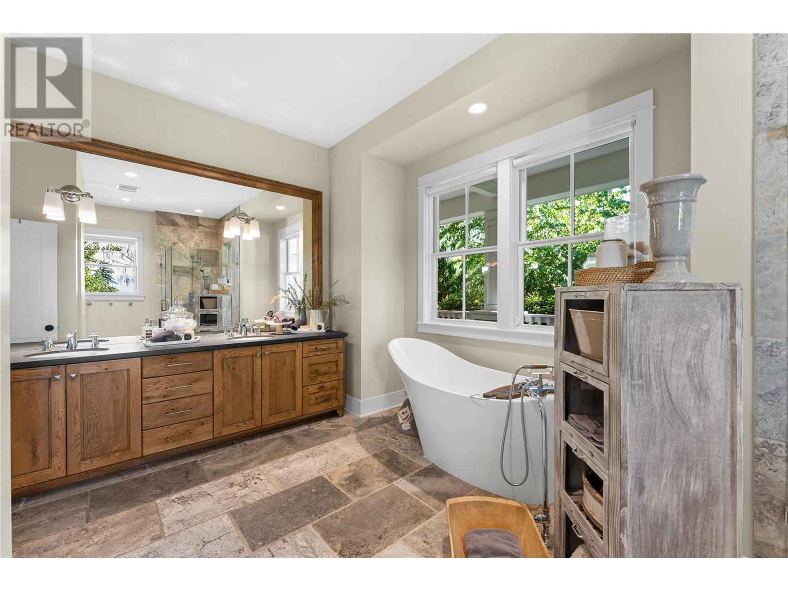 4079 June Springs Road, Kelowna, British Columbia  V1W 4E2 - Photo 11 - 10350028
