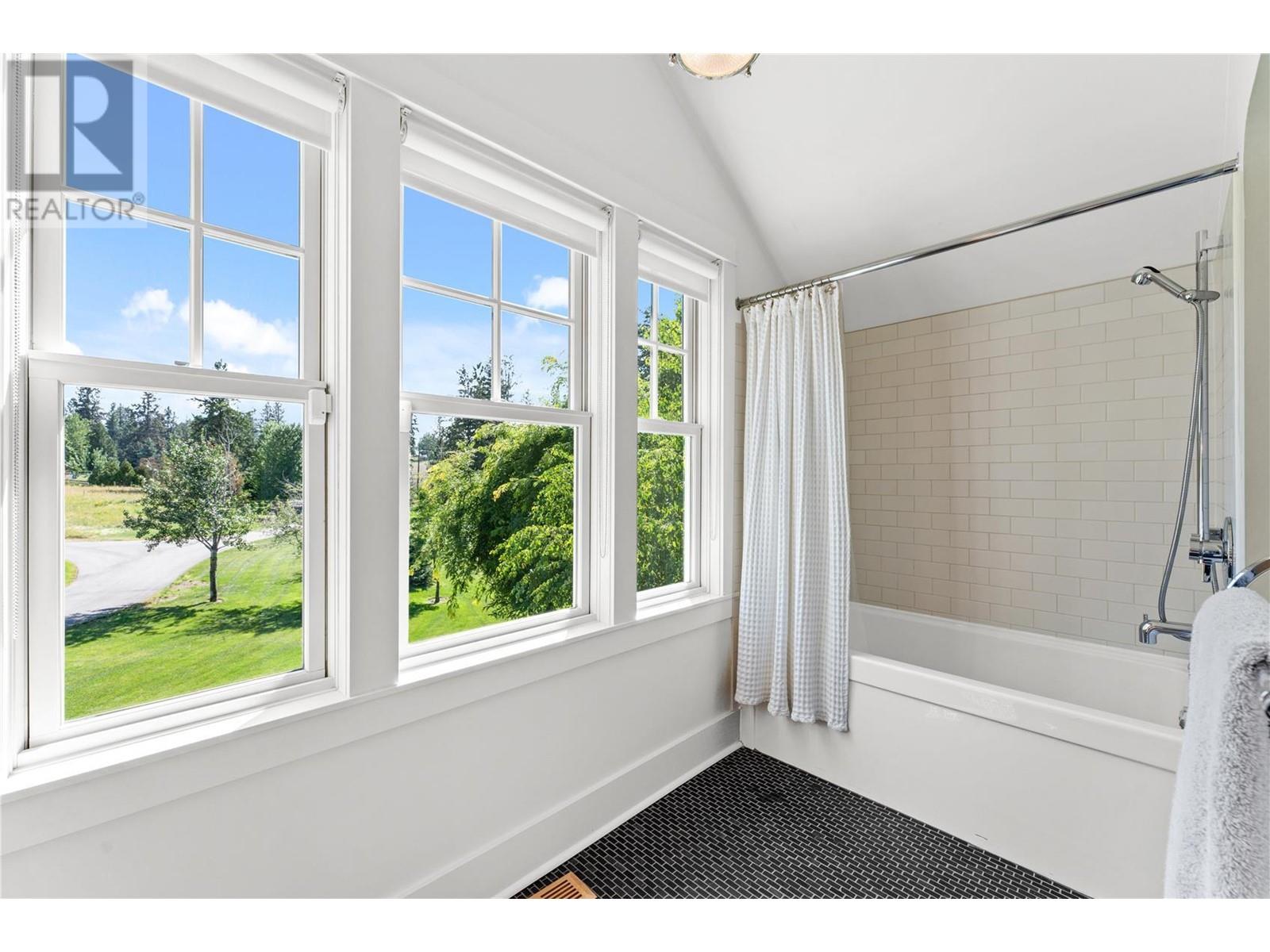 4079 June Springs Road, Kelowna, British Columbia  V1W 4E2 - Photo 37 - 10350028