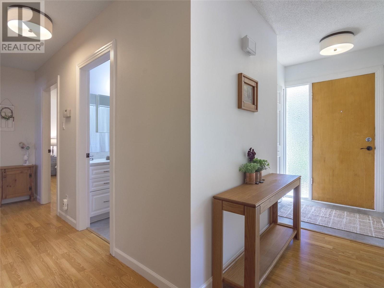 186 Mcpherson Crescent, Penticton, British Columbia  V2A 2N8 - Photo 10 - 10349814