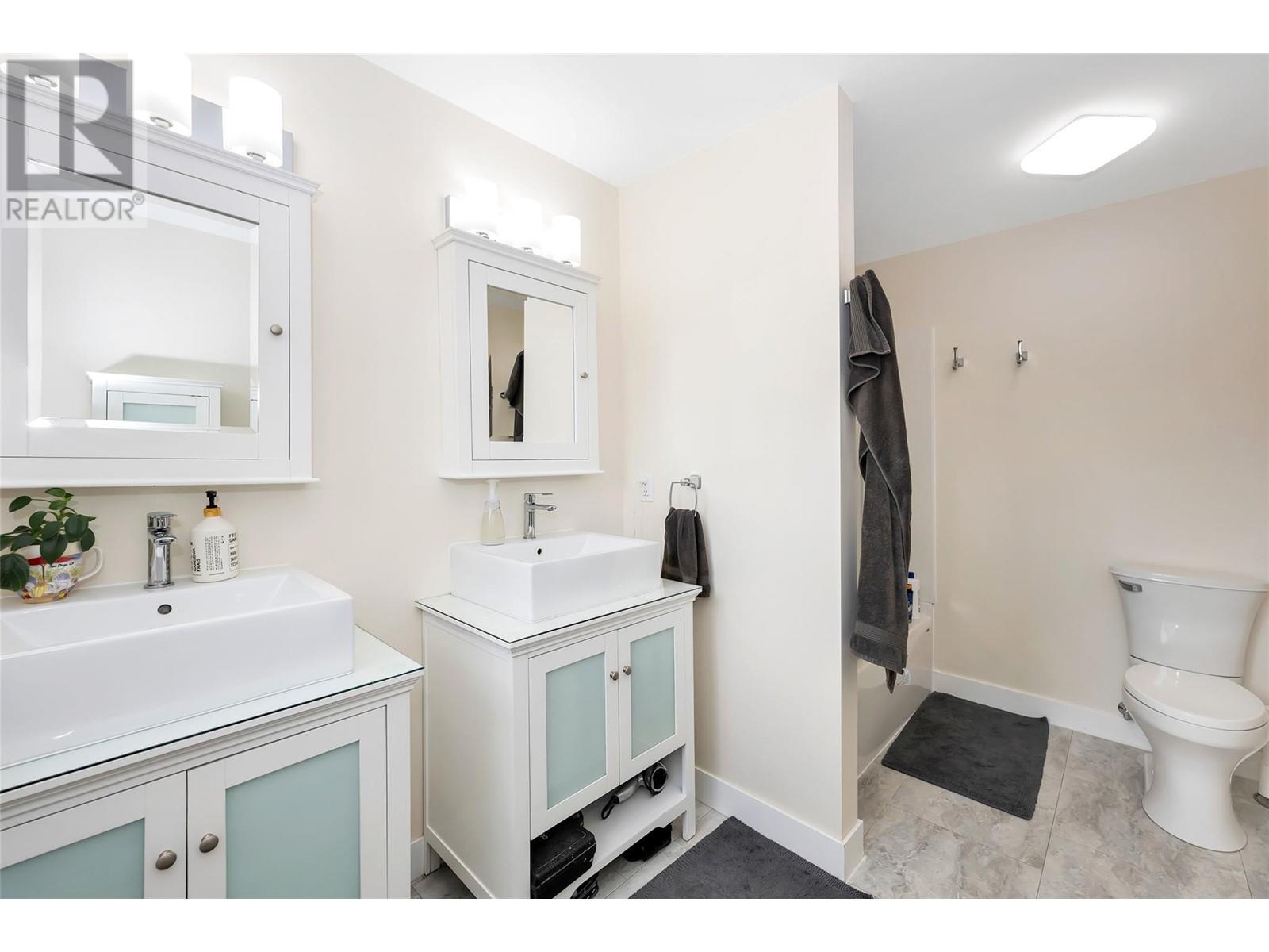 5844 Pleasant Valley Road, Vernon, British Columbia  V1B 3L6 - Photo 17 - 10349499