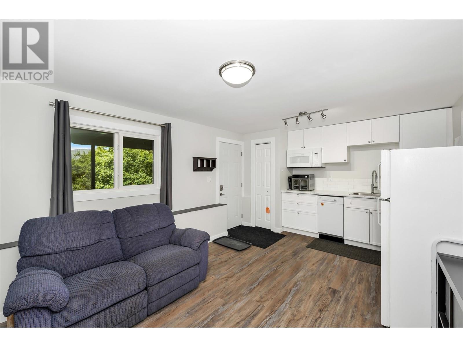5844 Pleasant Valley Road, Vernon, British Columbia  V1B 3L6 - Photo 27 - 10349499