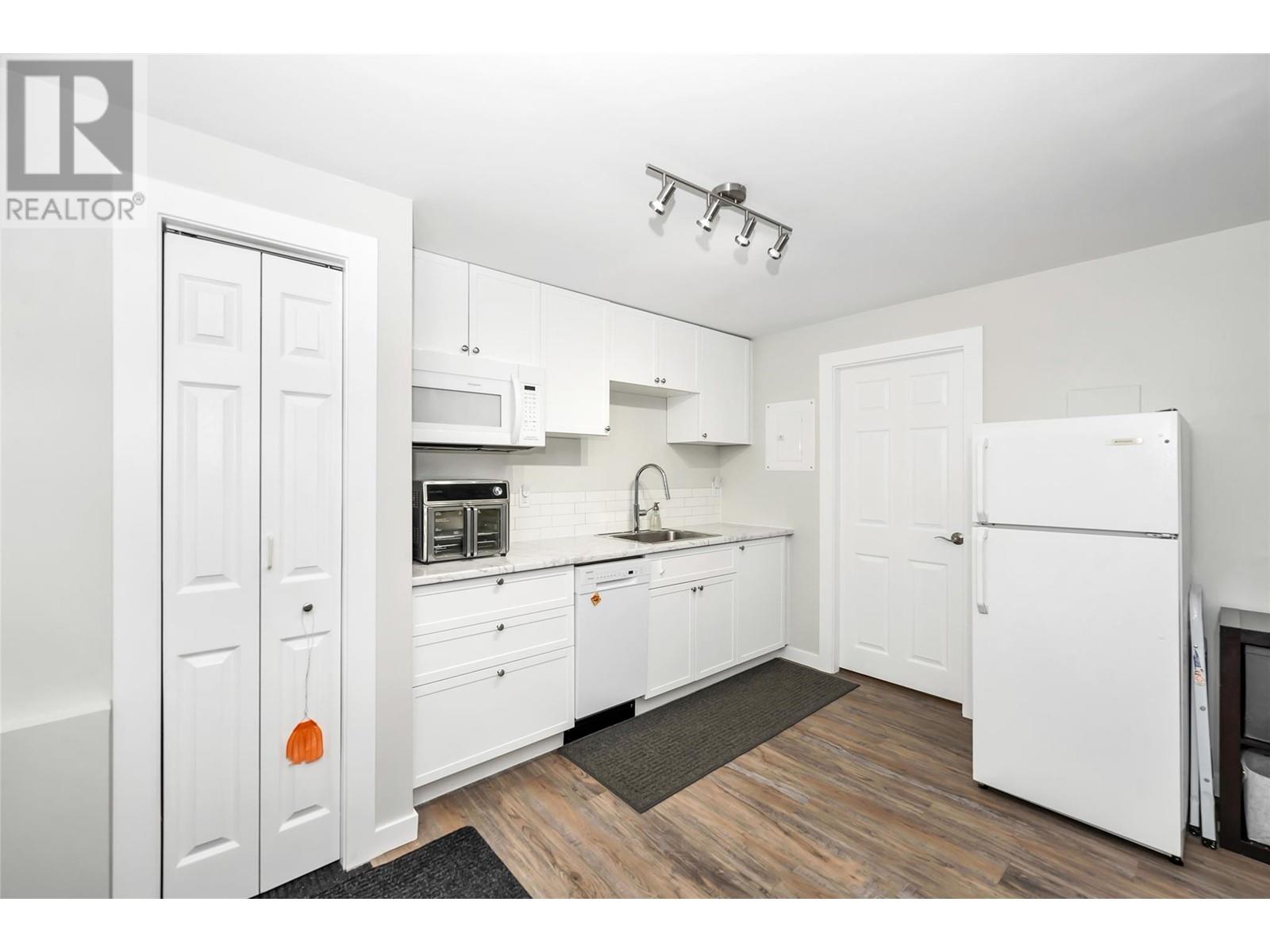 5844 Pleasant Valley Road, Vernon, British Columbia  V1B 3L6 - Photo 28 - 10349499