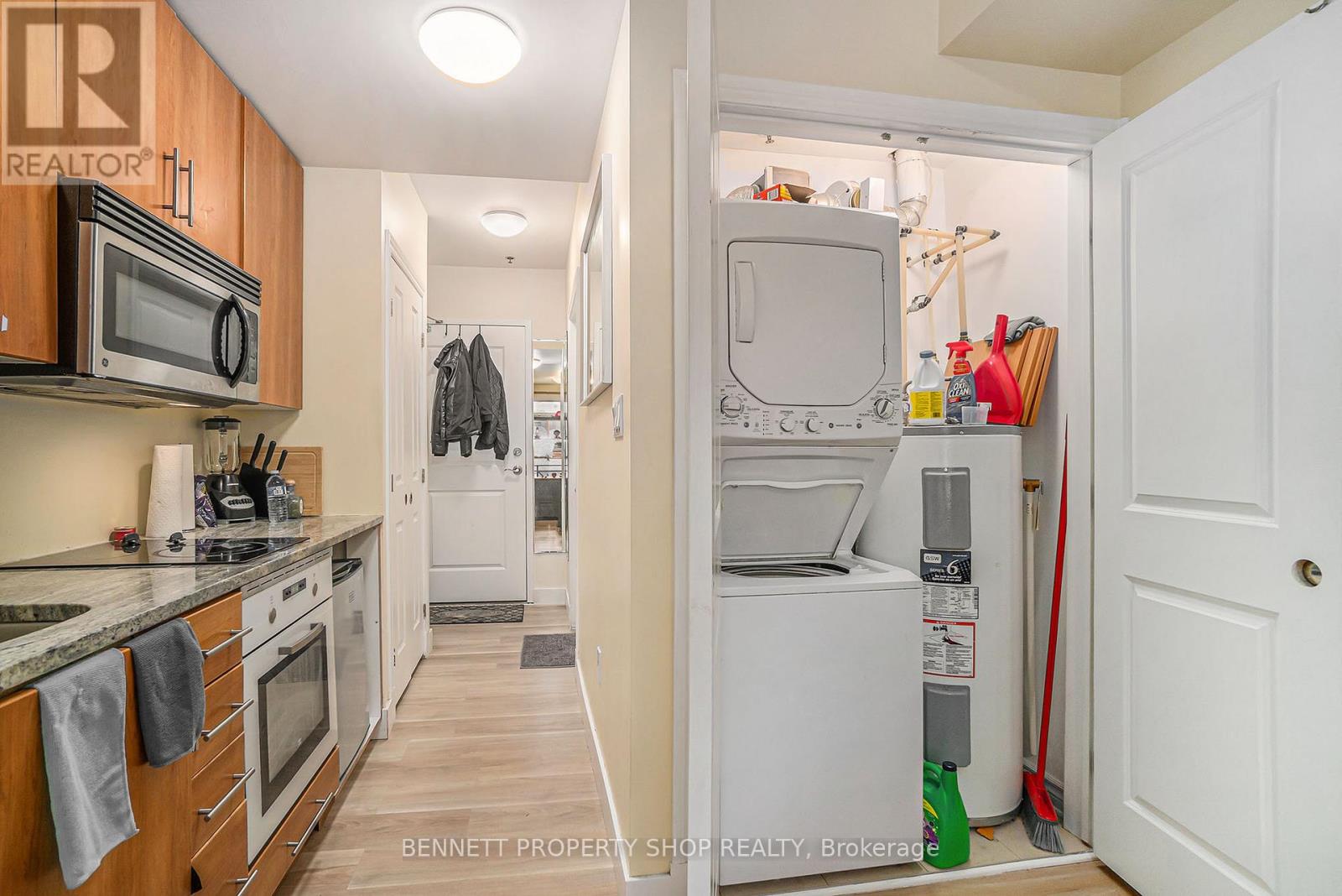 313 - 429 Kent Street, Ottawa, Ontario  K2P 1B5 - Photo 8 - X12160500
