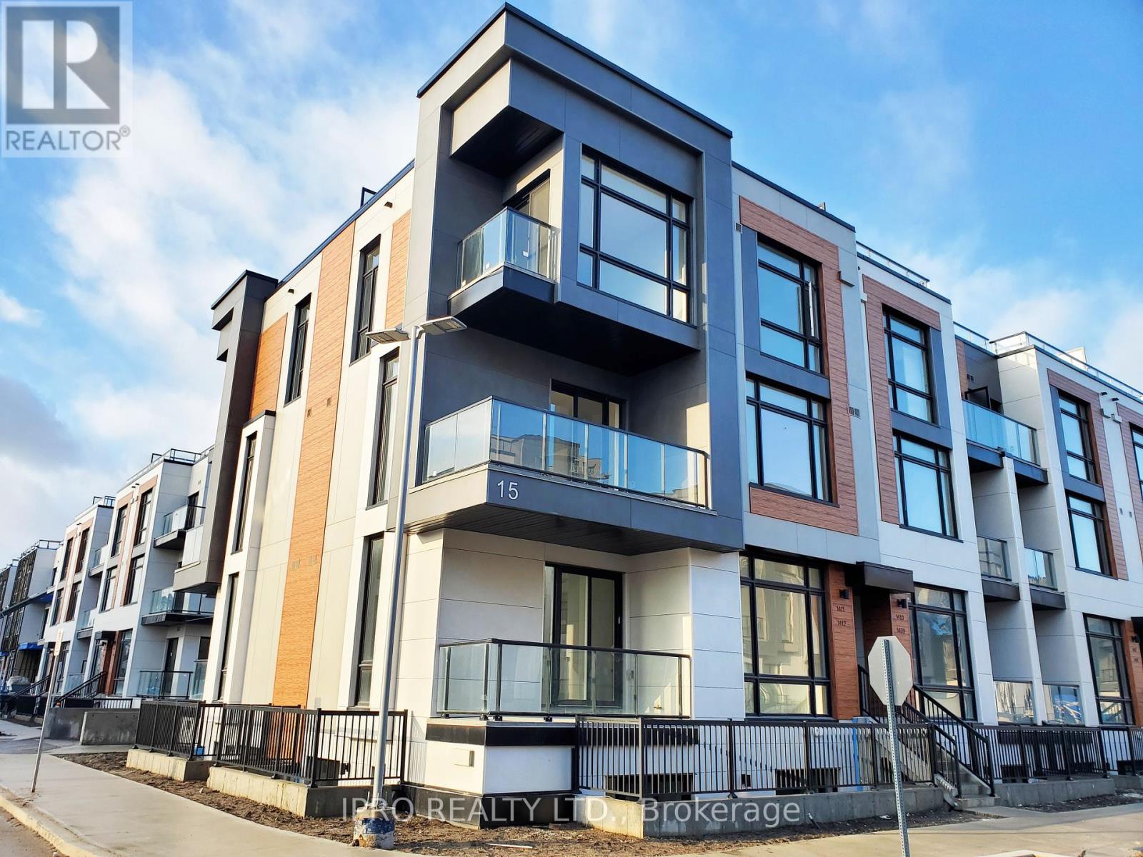 1411 - 15 DAVID EYER ROAD, Richmond Hill, Ontario