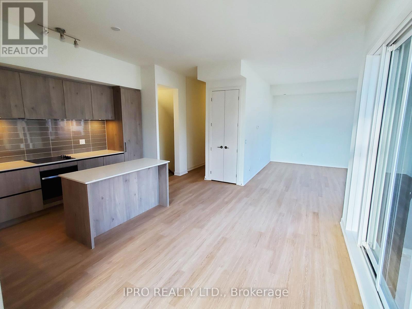 1411 - 15 David Eyer Road E, Richmond Hill, Ontario  L4S 0N2 - Photo 8 - N12184887