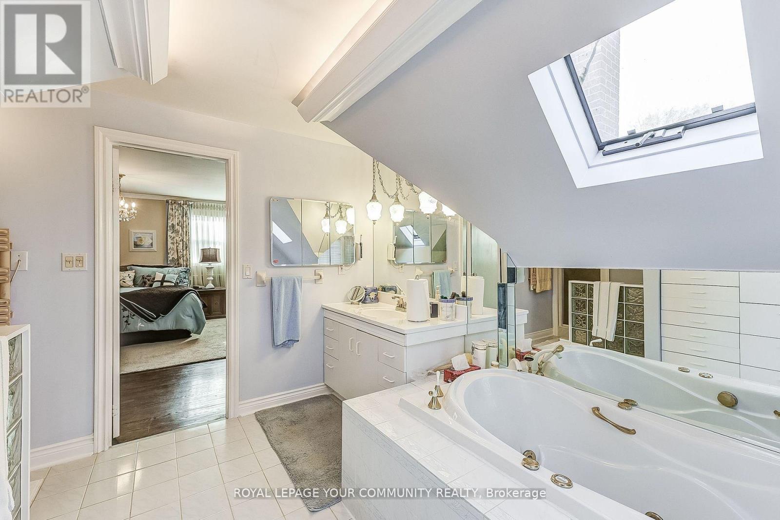 25 Alcaine Court, Markham (Thornhill), Ontario  L3T 2G8 - Photo 21 - N12184917