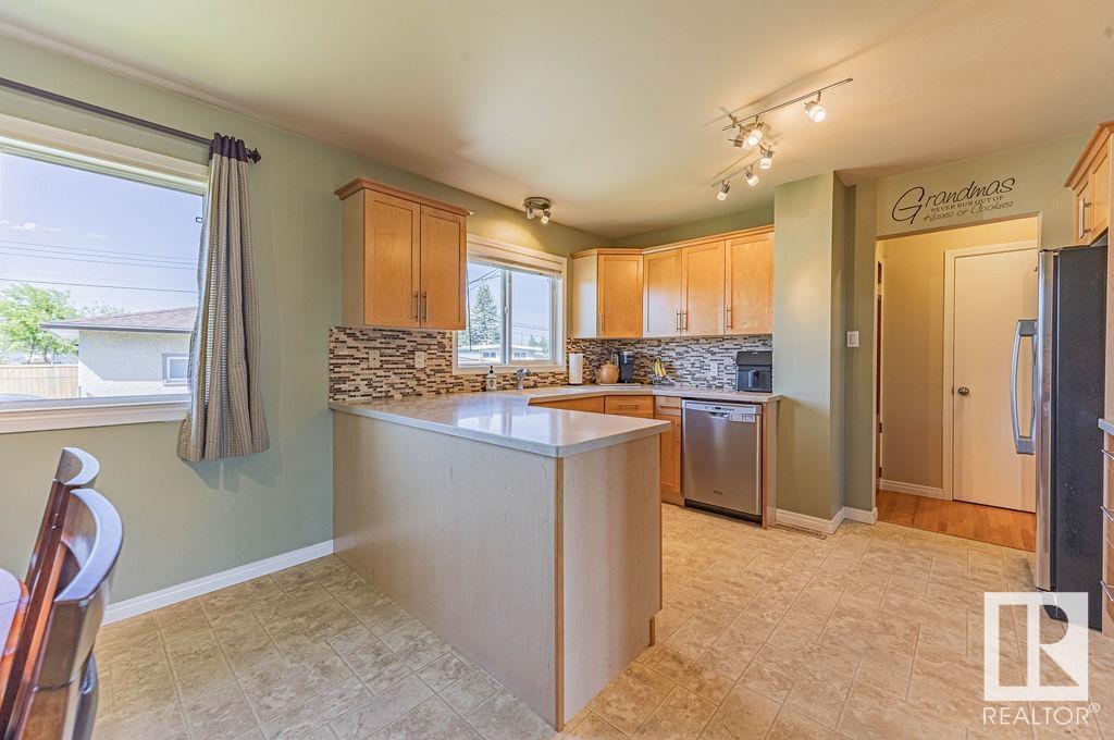 13435 81 St Nw, Edmonton, Alberta  T5C 1N8 - Photo 7 - E4439383