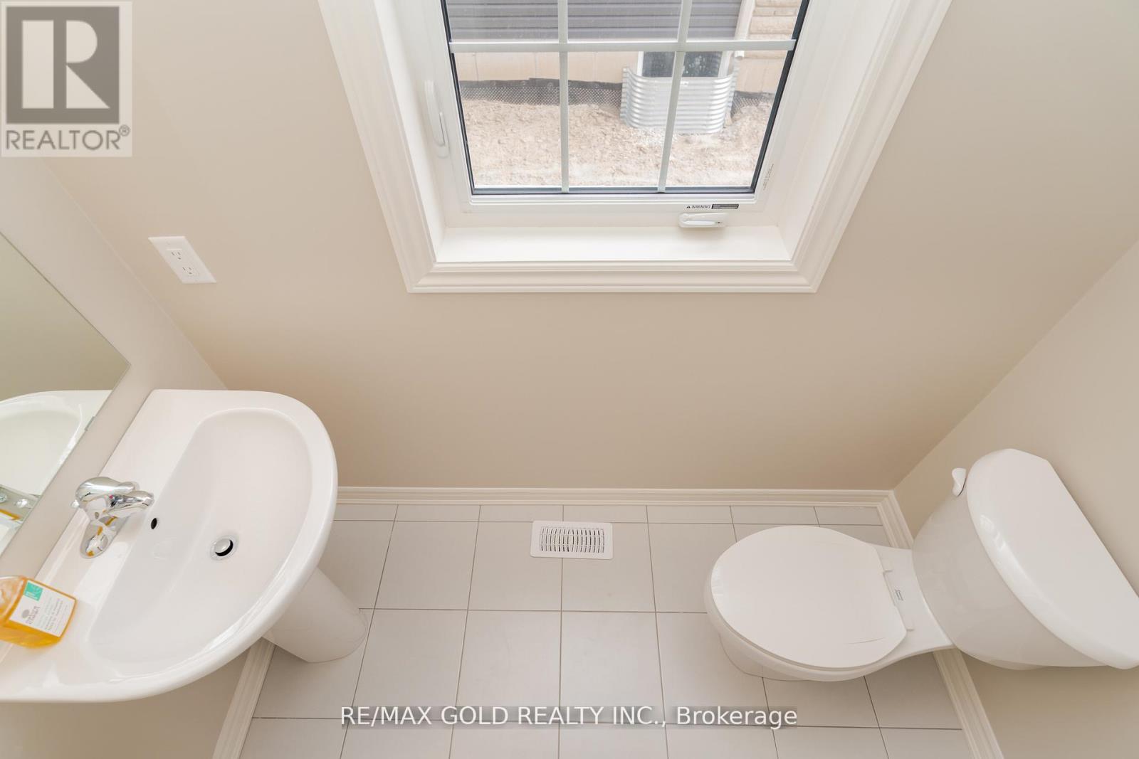 276 Springfield Crescent, Clearview, Ontario  L0M 1S0 - Photo 17 - S12184859