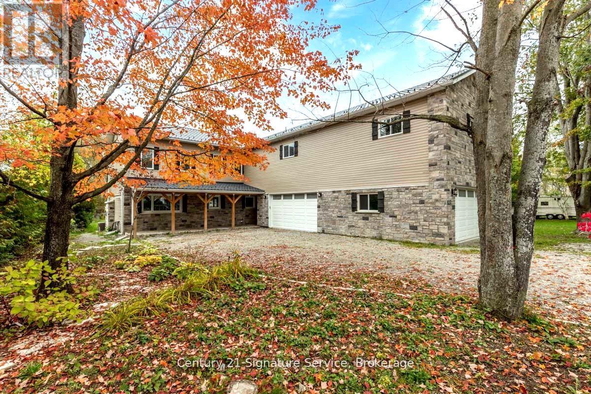 127 Maskinonge Road, Tay, Ontario  L0K 2A0 - Photo 1 - S12184865