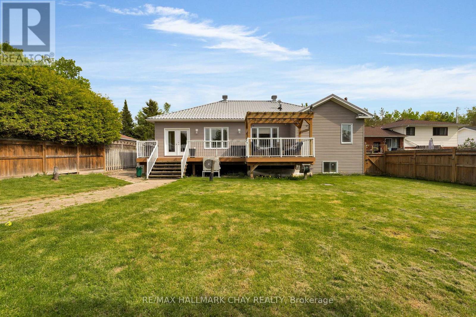 24 Mckenzie Street, Tiny, Ontario  L0L 2T0 - Photo 3 - S12184907