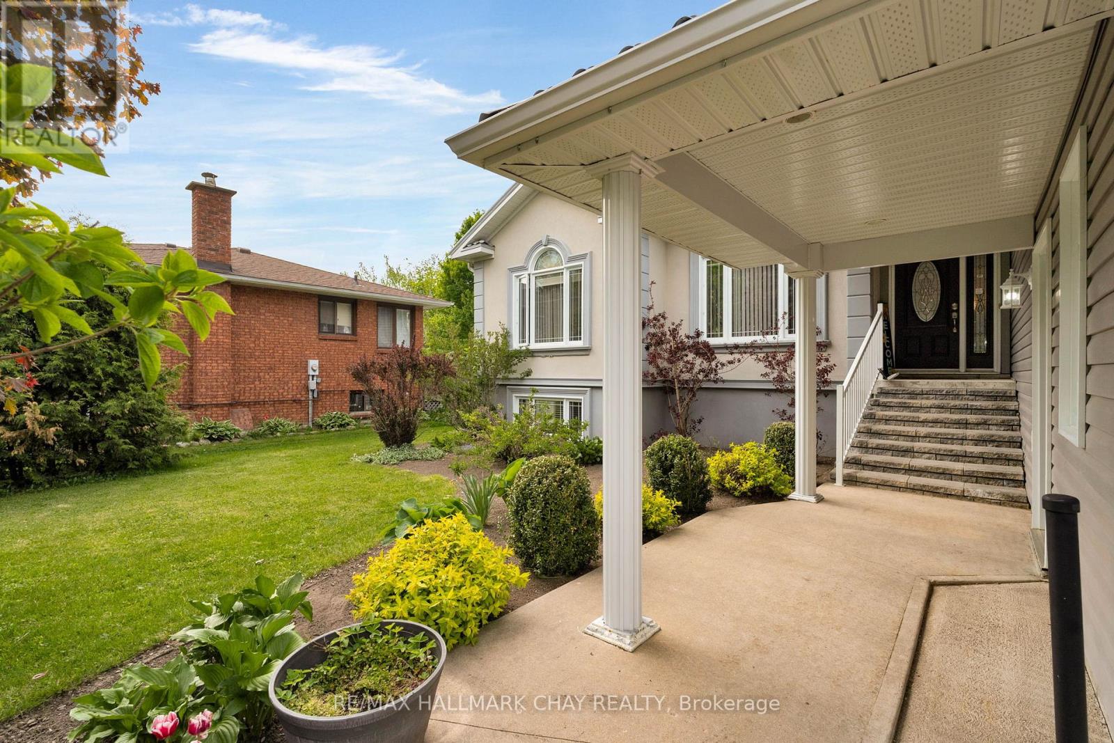 24 Mckenzie Street, Tiny, Ontario  L0L 2T0 - Photo 4 - S12184907