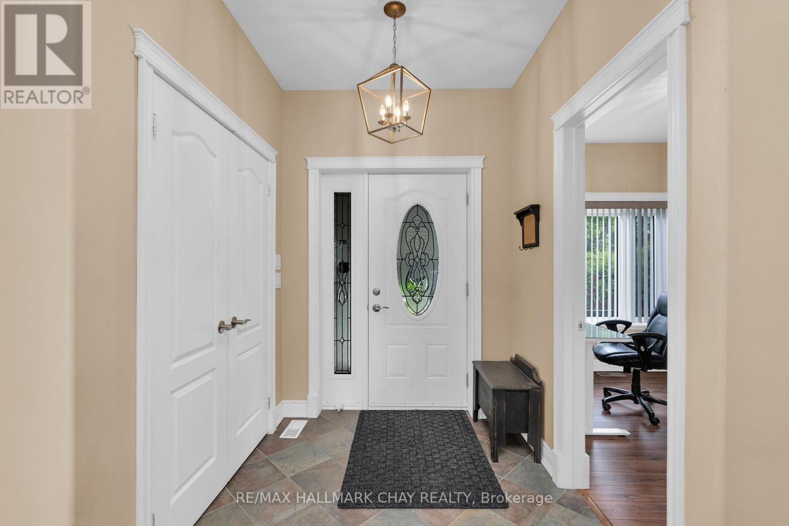 24 Mckenzie Street, Tiny, Ontario  L0L 2T0 - Photo 6 - S12184907