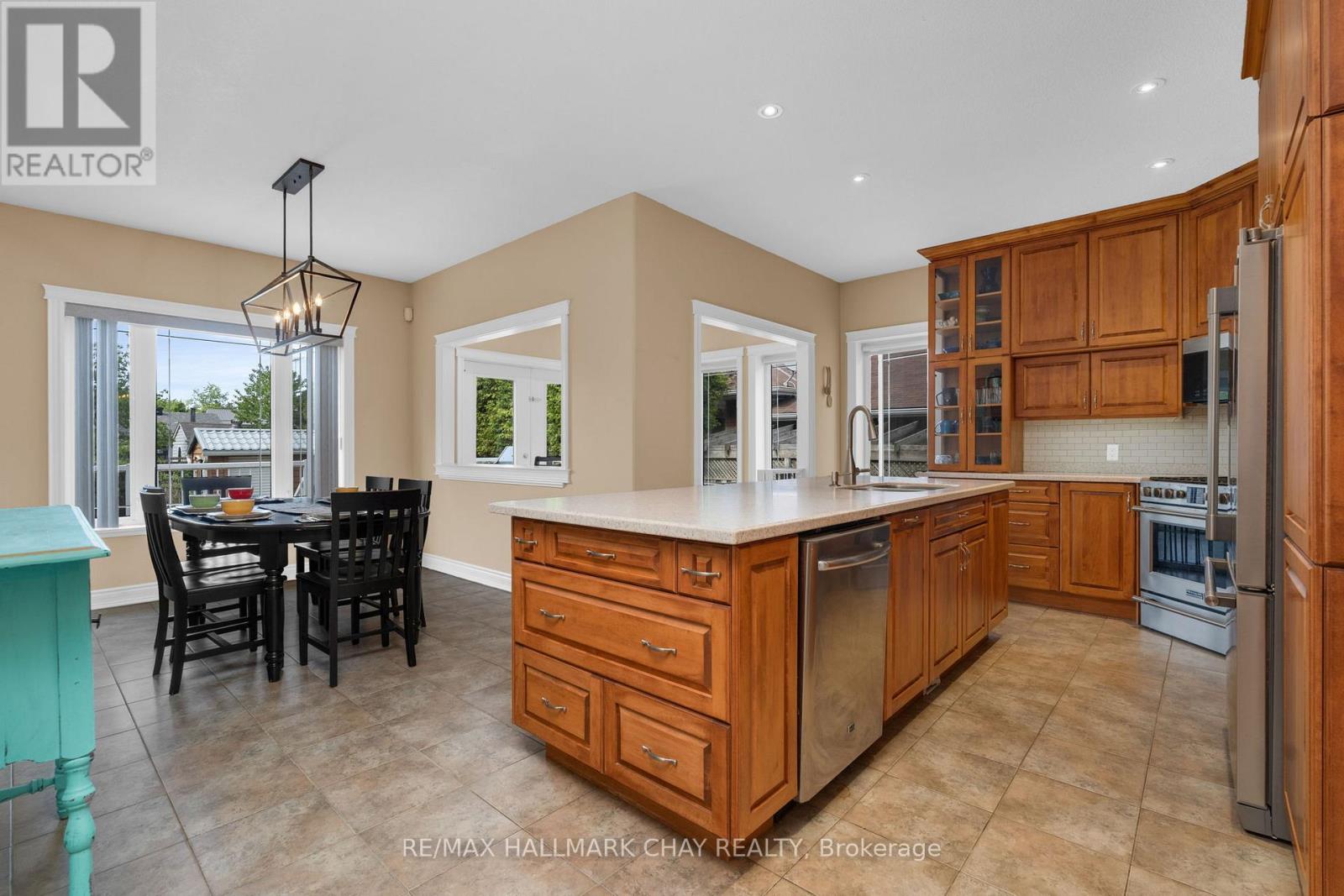 24 Mckenzie Street, Tiny, Ontario  L0L 2T0 - Photo 8 - S12184907