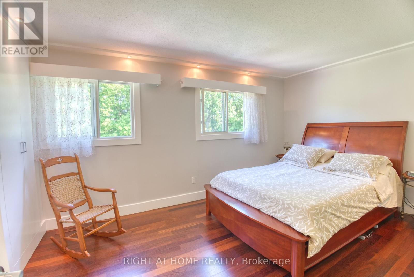 227 Teal Crescent, Ottawa, Ontario  K1E 2C3 - Photo 15 - X12184999