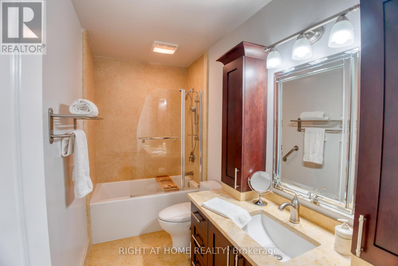 227 Teal Crescent, Ottawa, Ontario  K1E 2C3 - Photo 18 - X12184999