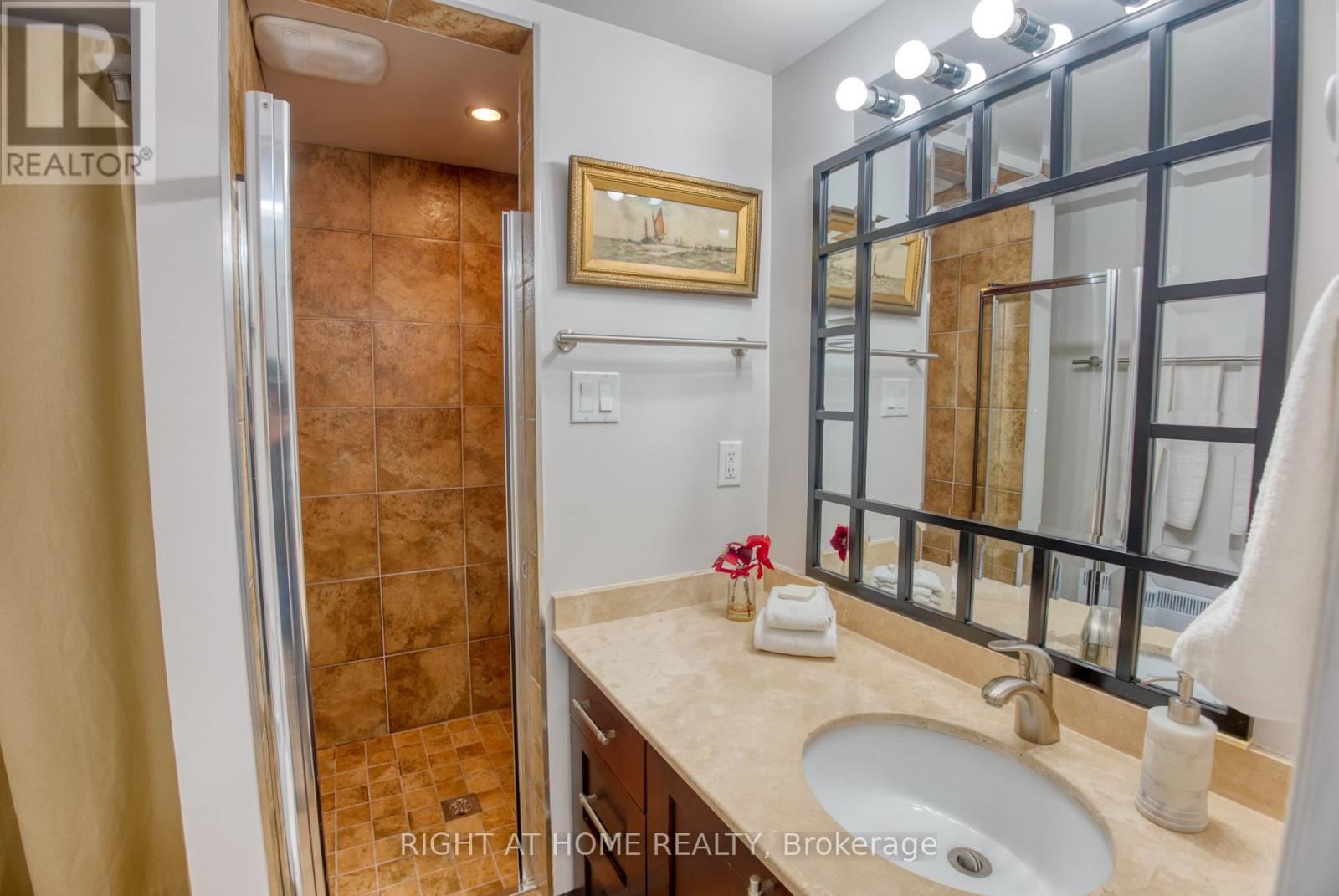 227 Teal Crescent, Ottawa, Ontario  K1E 2C3 - Photo 28 - X12184999