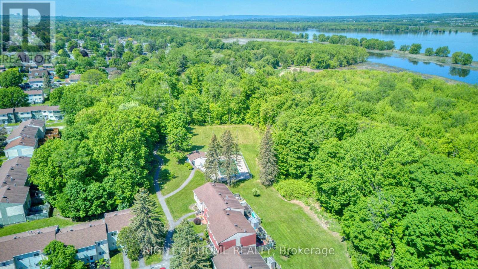 227 Teal Crescent, Ottawa, Ontario  K1E 2C3 - Photo 35 - X12184999