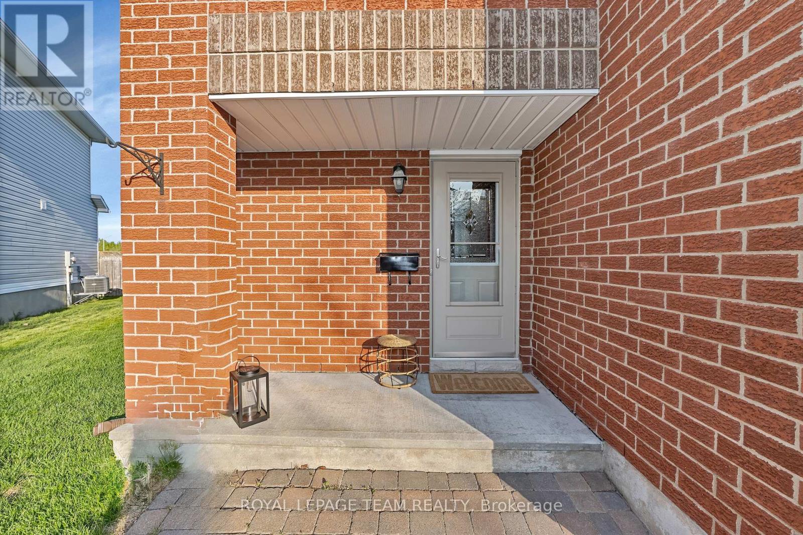 1078 Candlewood Street, Ottawa, Ontario  K4A 5E9 - Photo 8 - X12185013