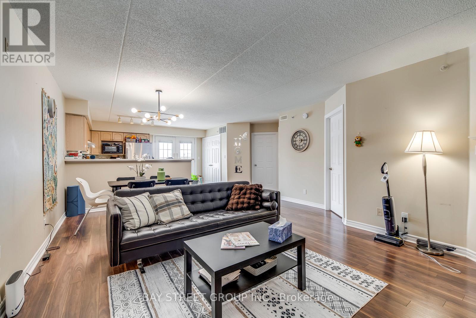 216 - 1480 Bishops Gate, Oakville (Ga Glen Abbey), Ontario  L6M 4N4 - Photo 8 - W12184801