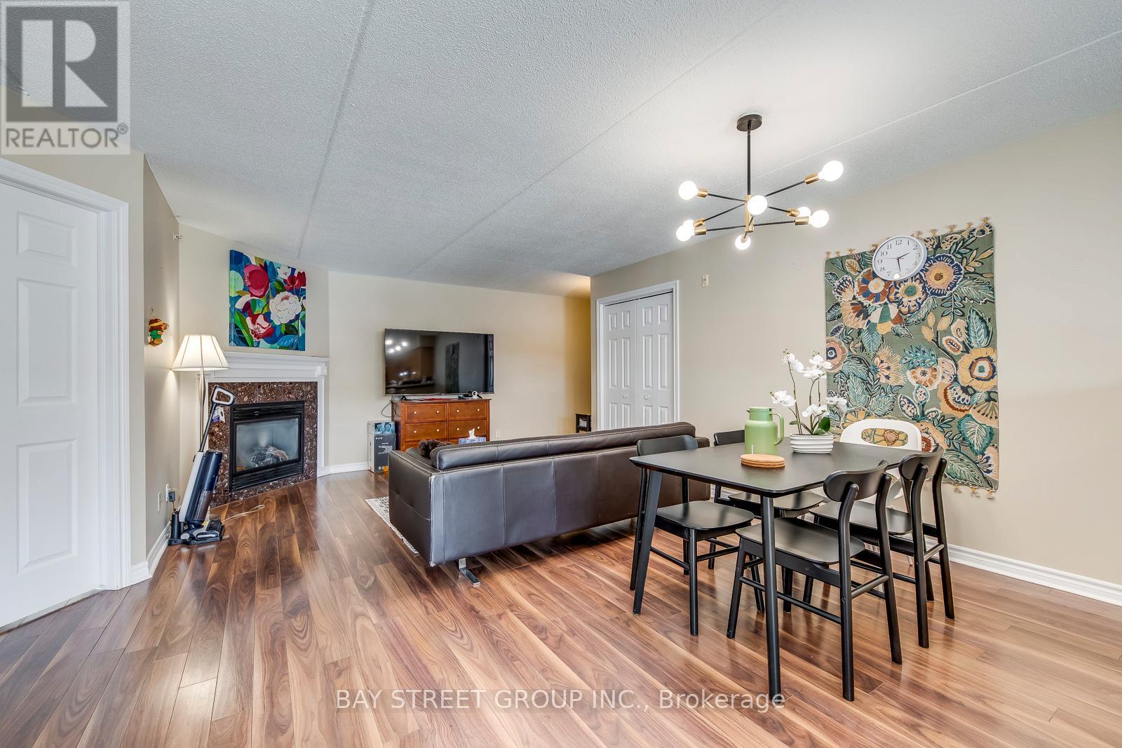 216 - 1480 Bishops Gate, Oakville, Ontario  L6M 4N4 - Photo 9 - W12184801