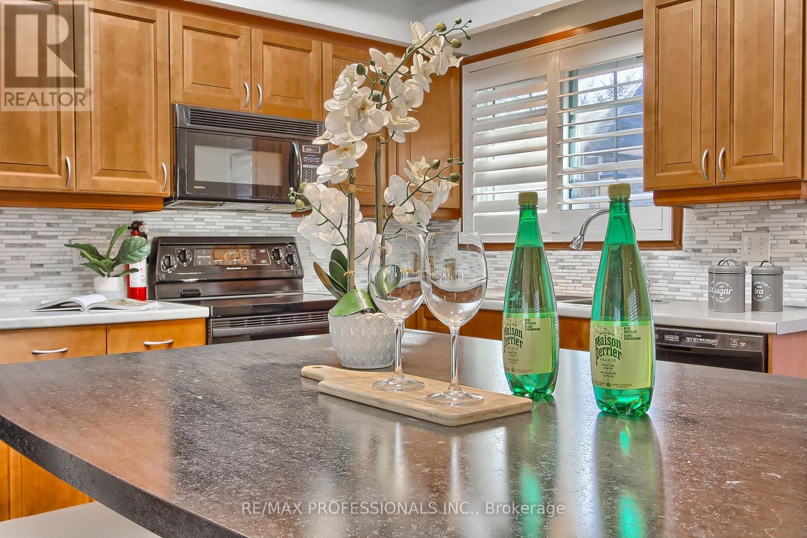 425 Canterbury Crescent, Oakville, Ontario  L6J 5K8 - Photo 13 - W12184848
