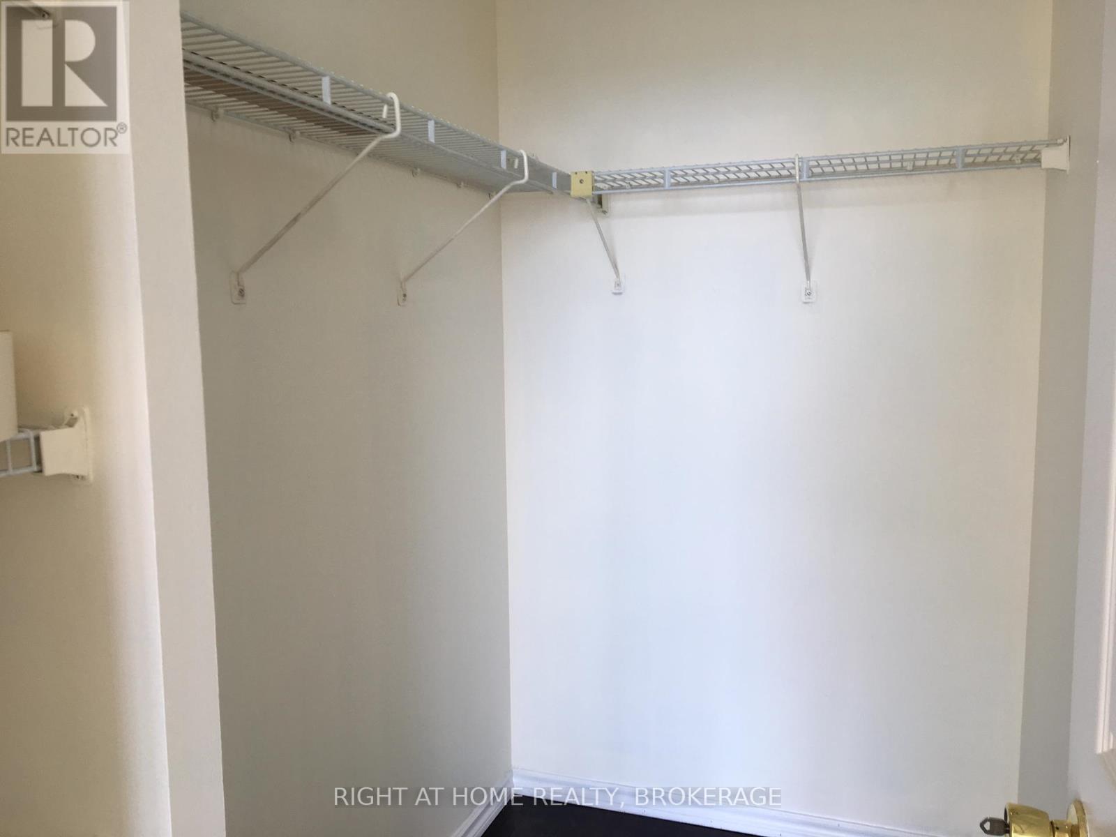 2004 - 285 Enfield Place, Mississauga, Ontario  L5B 3Y6 - Photo 18 - W12184852