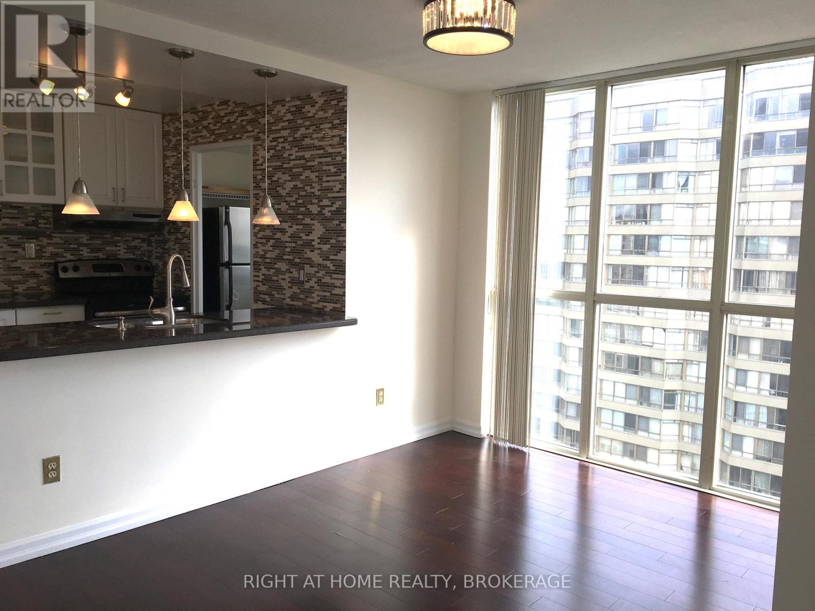 2004 - 285 Enfield Place, Mississauga, Ontario  L5B 3Y6 - Photo 3 - W12184852