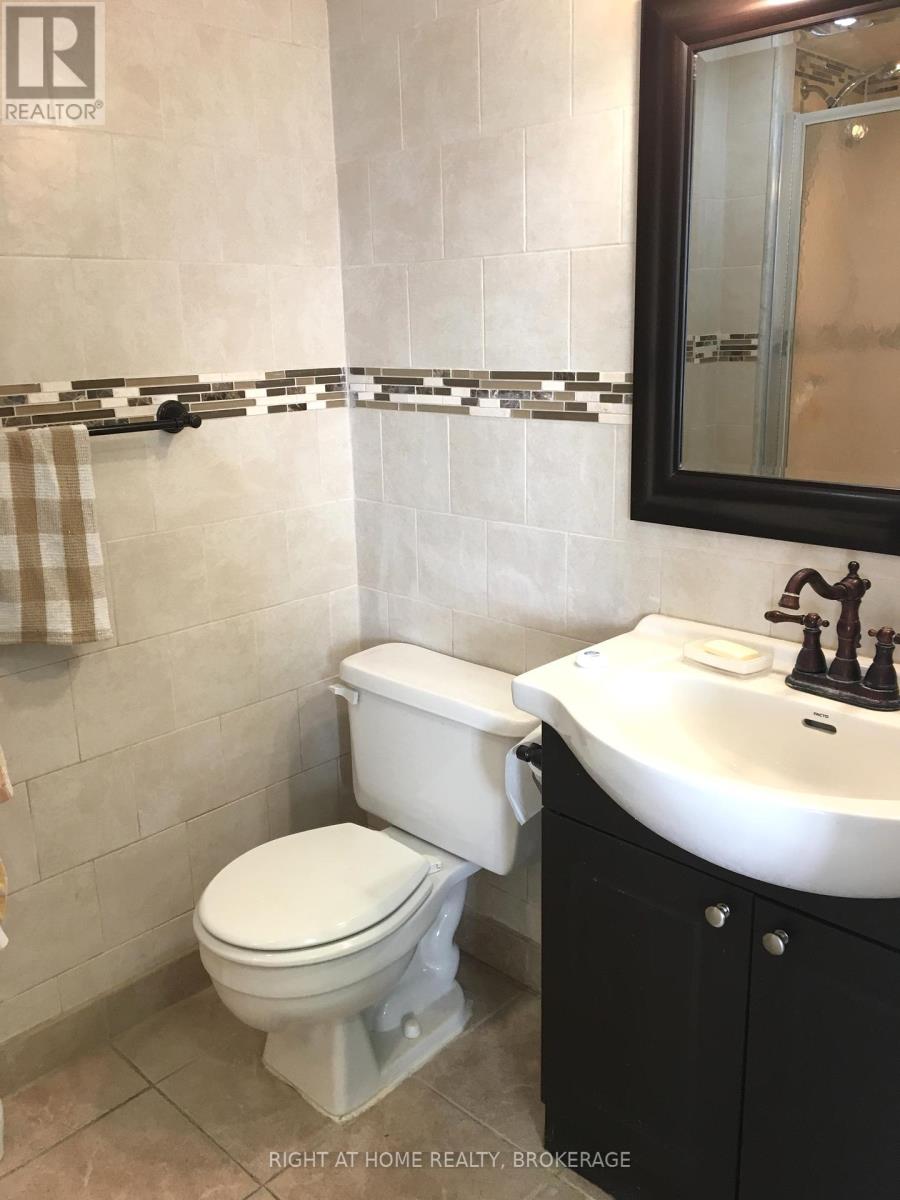 2004 - 285 Enfield Place, Mississauga, Ontario  L5B 3Y6 - Photo 5 - W12184852