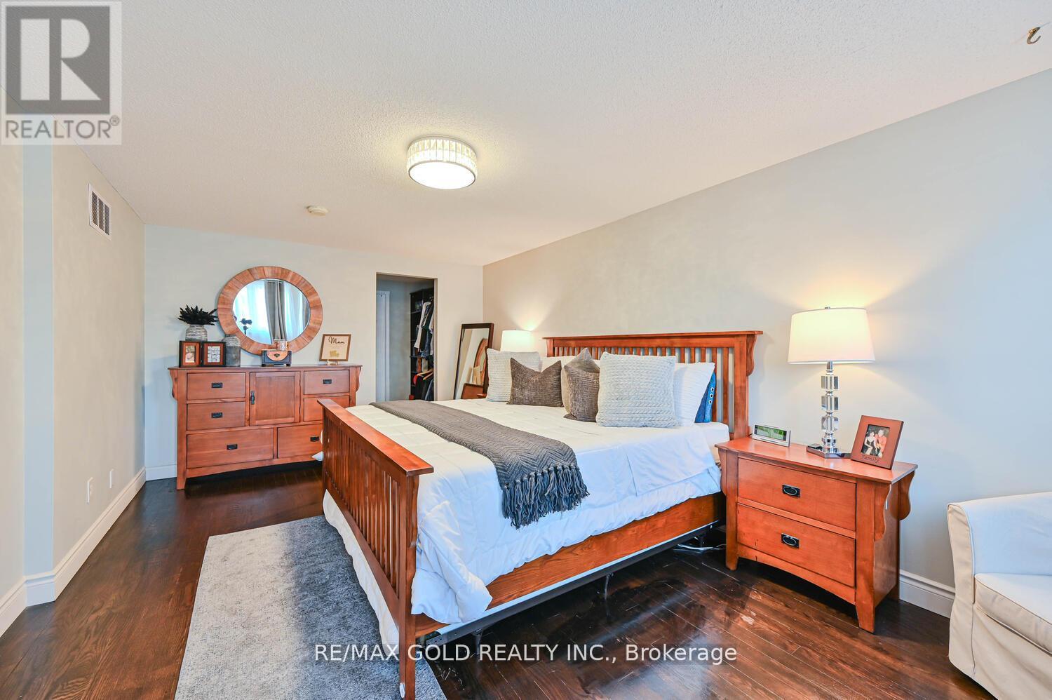 22 Strangway Court, Brampton, Ontario  L6Z 4L4 - Photo 21 - W12184888