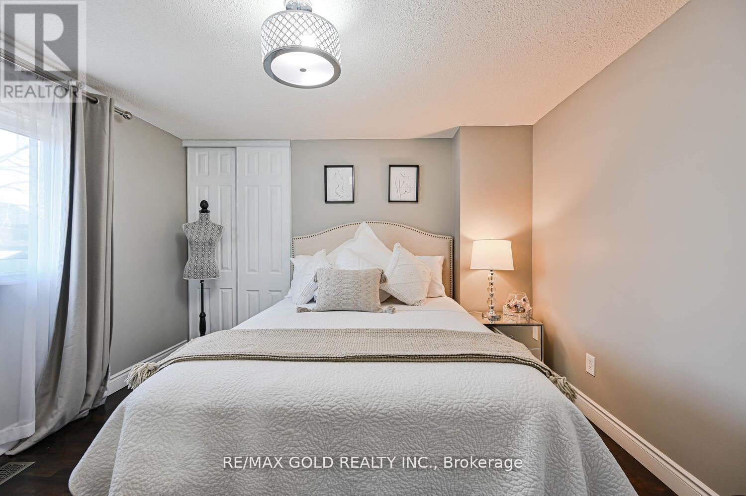 22 Strangway Court, Brampton, Ontario  L6Z 4L4 - Photo 24 - W12184888