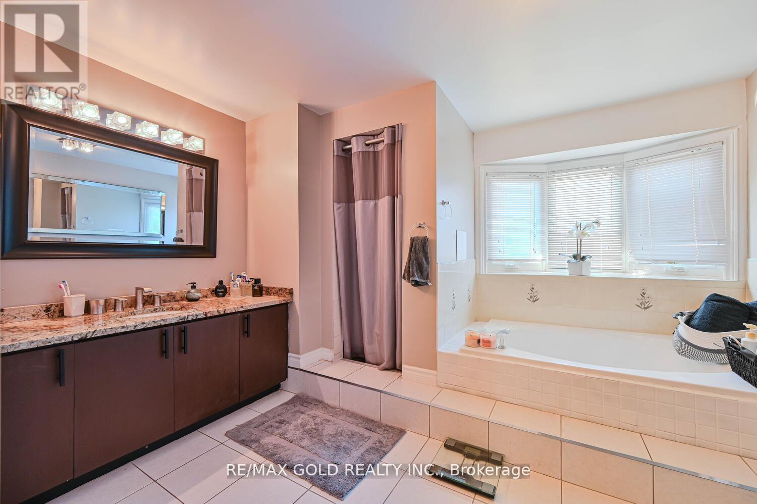 22 Strangway Court, Brampton, Ontario  L6Z 4L4 - Photo 26 - W12184888