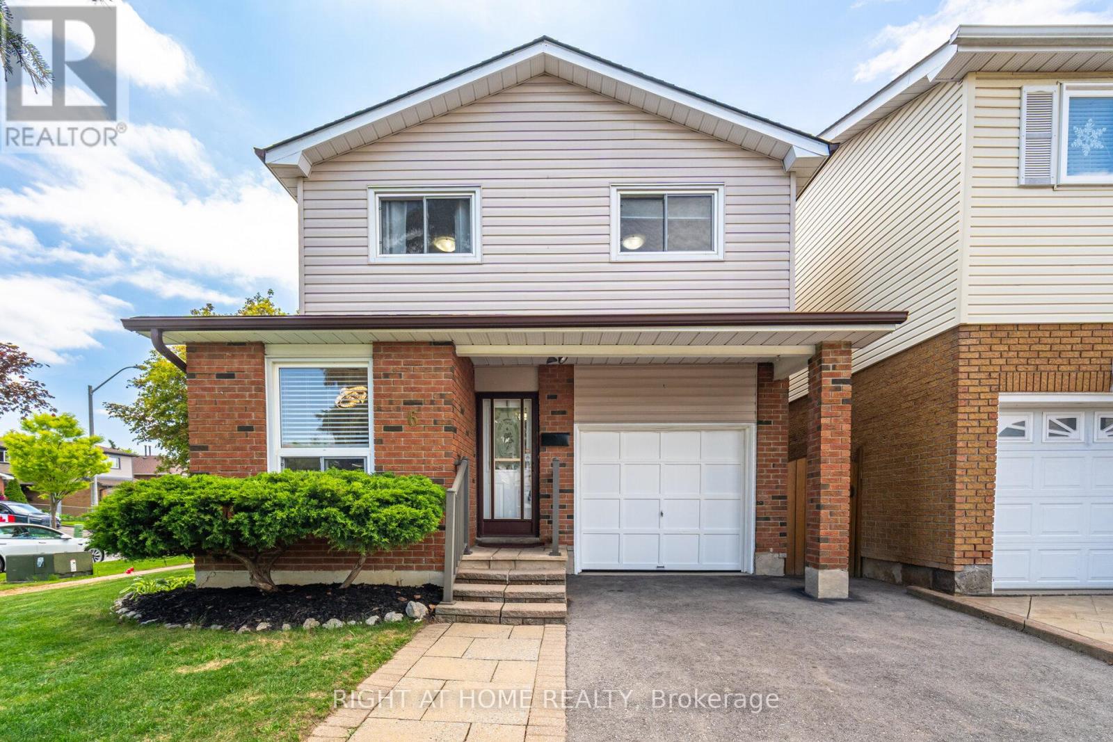 6 Winterfold Drive, Brampton, Ontario  L6V 3T1 - Photo 1 - W12184891