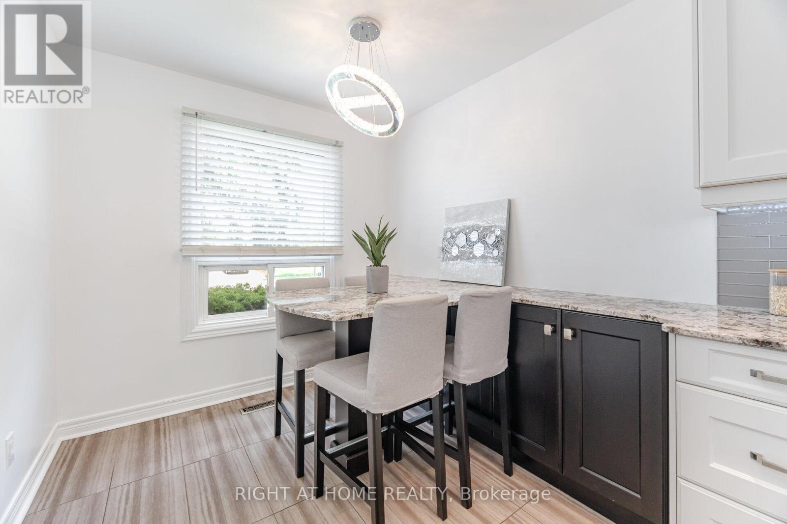 6 Winterfold Drive, Brampton, Ontario  L6V 3T1 - Photo 5 - W12184891