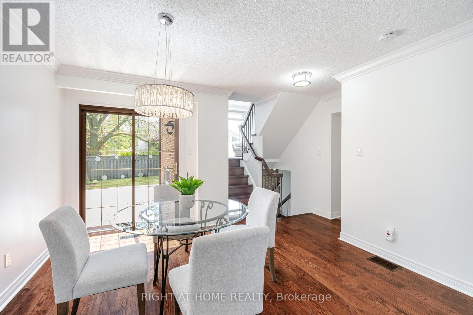 6 Winterfold Drive, Brampton, Ontario  L6V 3T1 - Photo 7 - W12184891