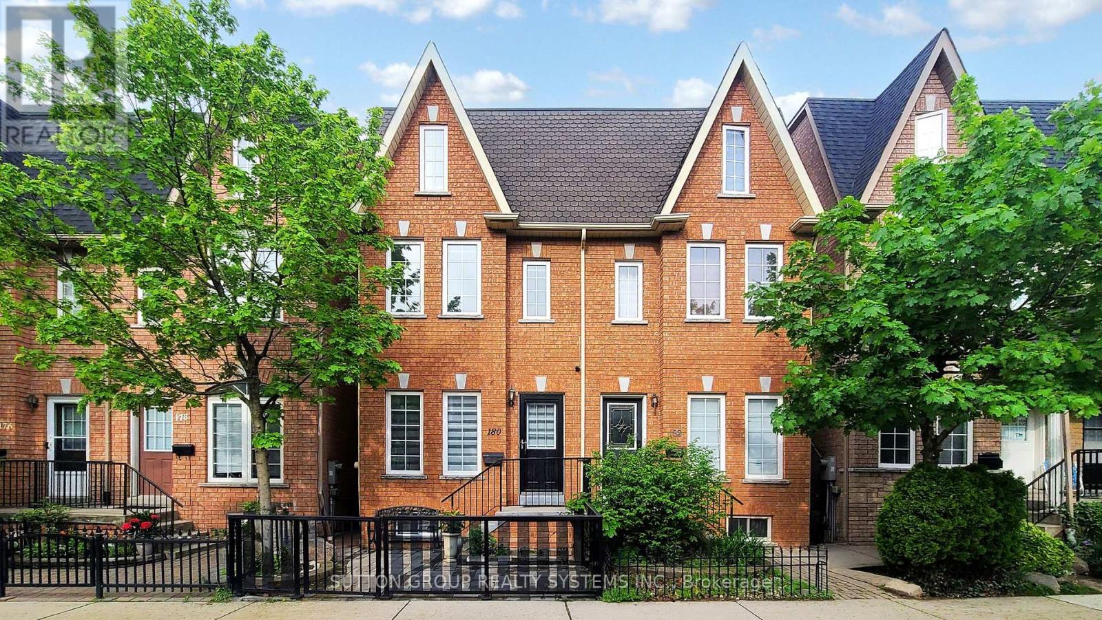 <div class="slider-price">$1,399,000</div><p>180 Rankin Crescent, Toronto, Ontario</p>
