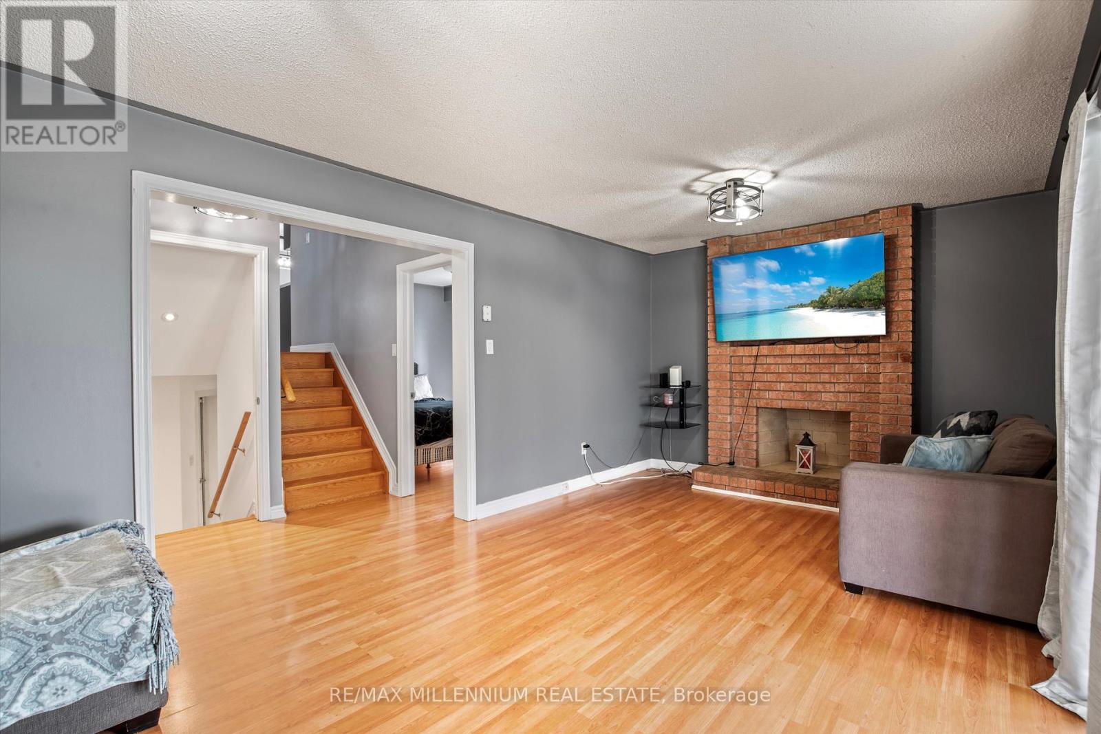 4 Martindale Crescent, Brampton, Ontario  L6X 2T9 - Photo 11 - W12184896