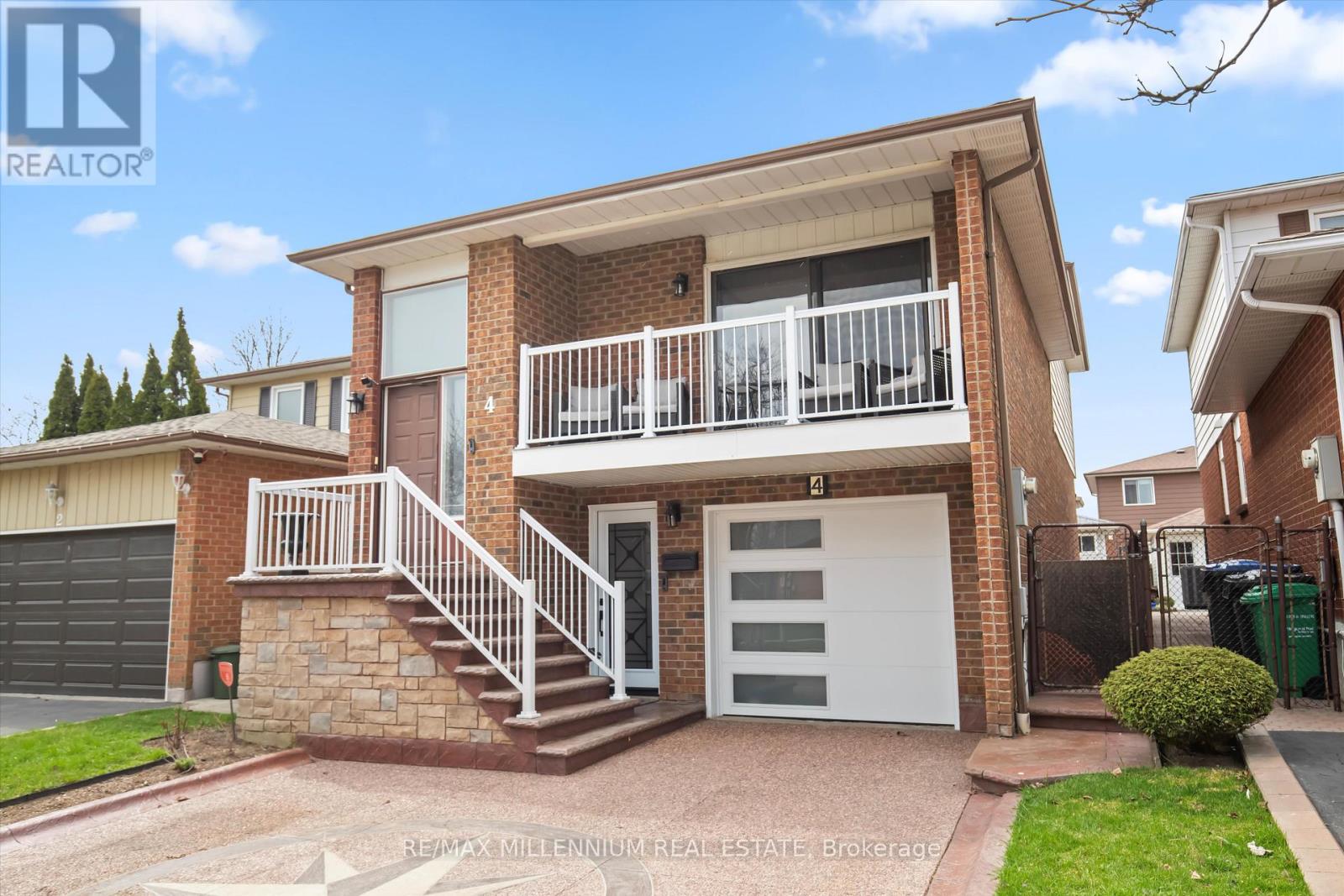 4 Martindale Crescent, Brampton, Ontario  L6X 2T9 - Photo 2 - W12184896