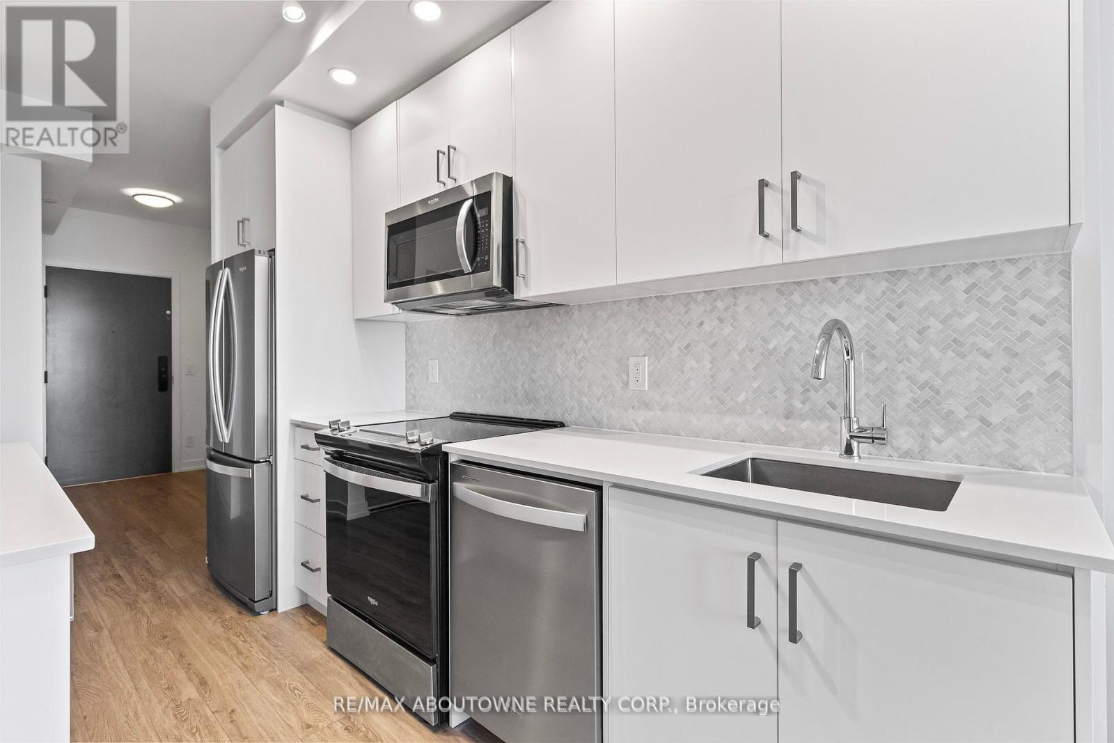 618 - 335 Wheat Boom Drive, Oakville, Ontario  L6H 7Y1 - Photo 7 - W12184921