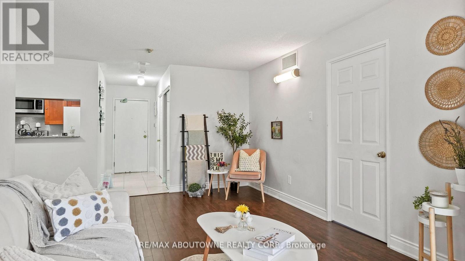 1801 - 285 Enfield Place, Mississauga, Ontario  L5B 3Y6 - Photo 16 - W12184932