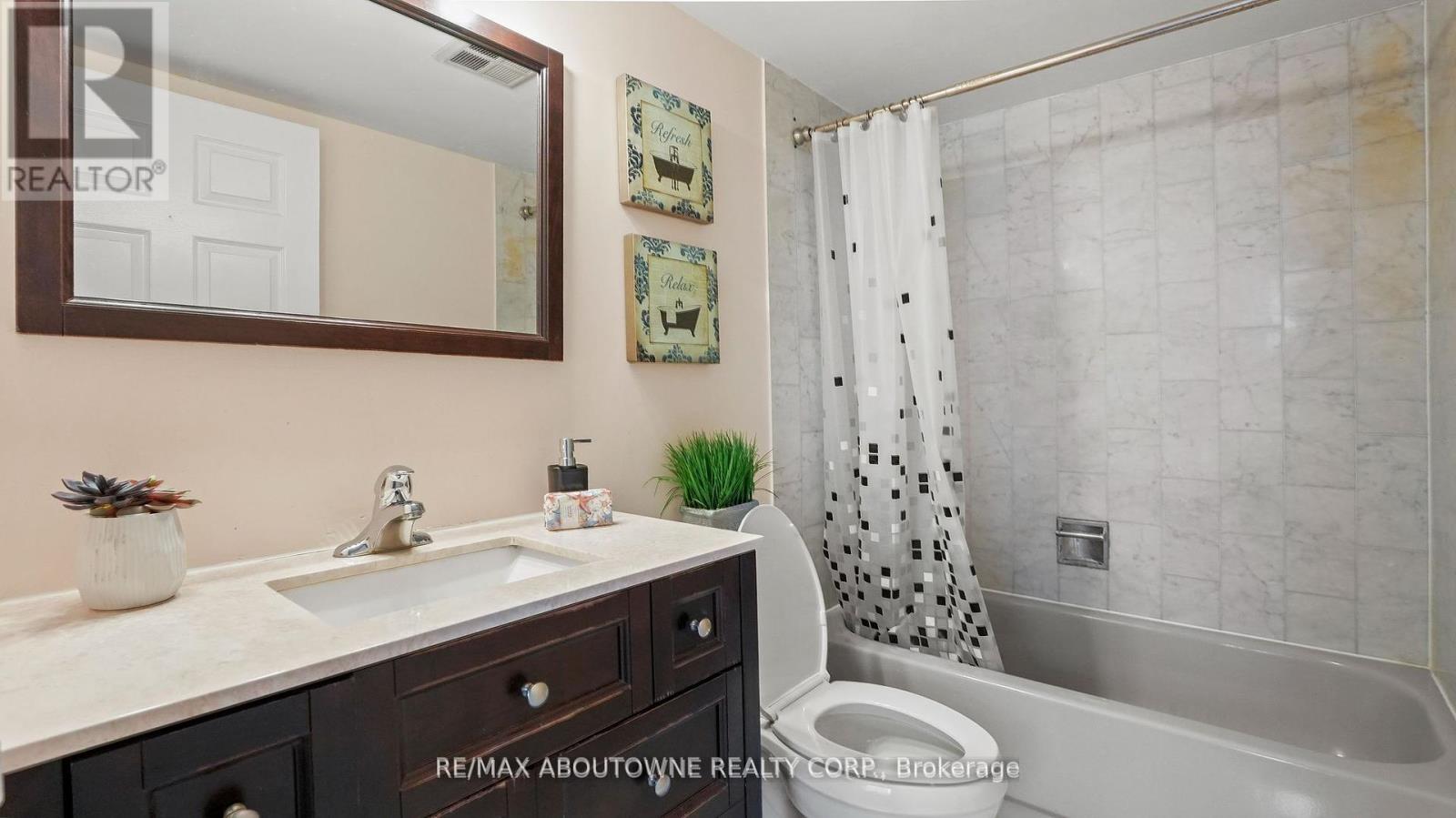 1801 - 285 Enfield Place, Mississauga, Ontario  L5B 3Y6 - Photo 31 - W12184932
