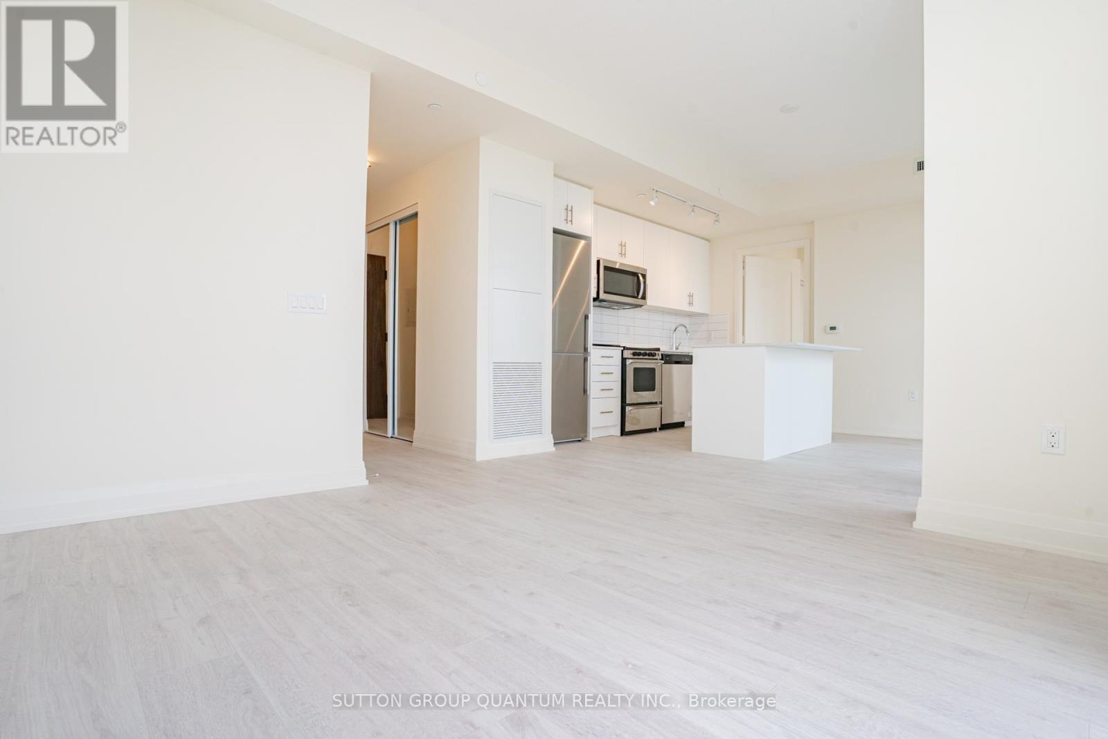 714 - 509 Dundas Street W, Oakville, Ontario  L6M 4M2 - Photo 5 - W12184960