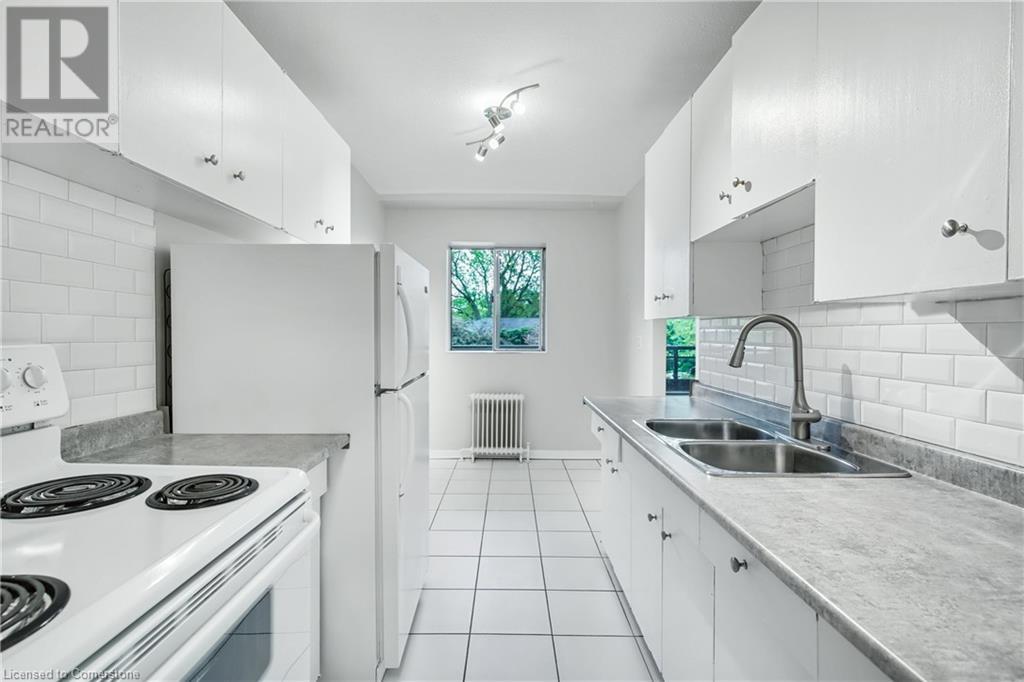 2433 First Street Unit# 8, Burlington, Ontario  L7R 1C7 - Photo 11 - 40735508