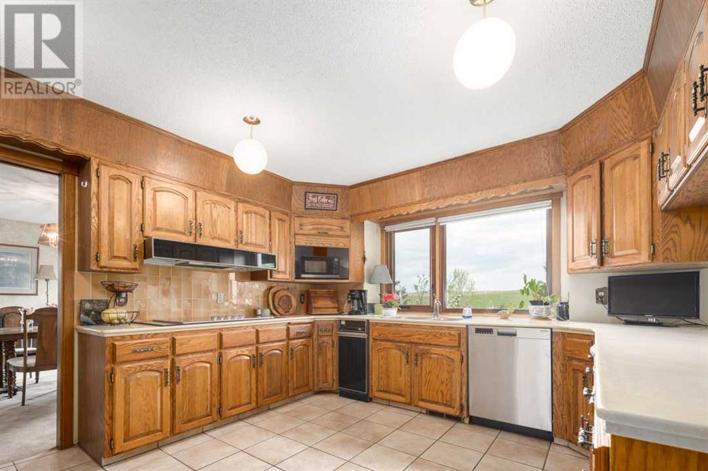 35 Livingstone Estates, Rural Rocky View County, Alberta  T3Z 1E1 - Photo 16 - A2225546