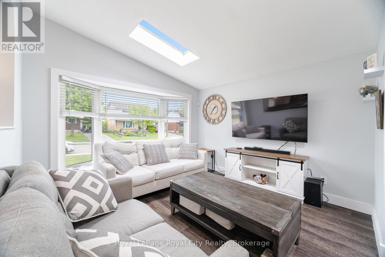 61 Lawfield Drive, Hamilton, Ontario  L8V 4C6 - Photo 10 - X12185011