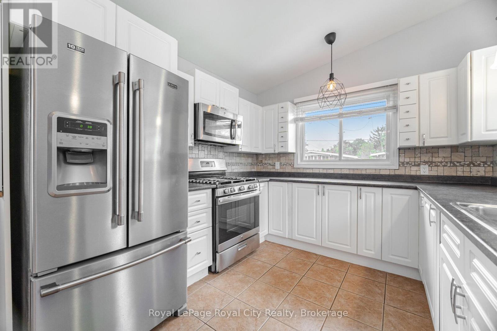 61 Lawfield Drive, Hamilton, Ontario  L8V 4C6 - Photo 15 - X12185011