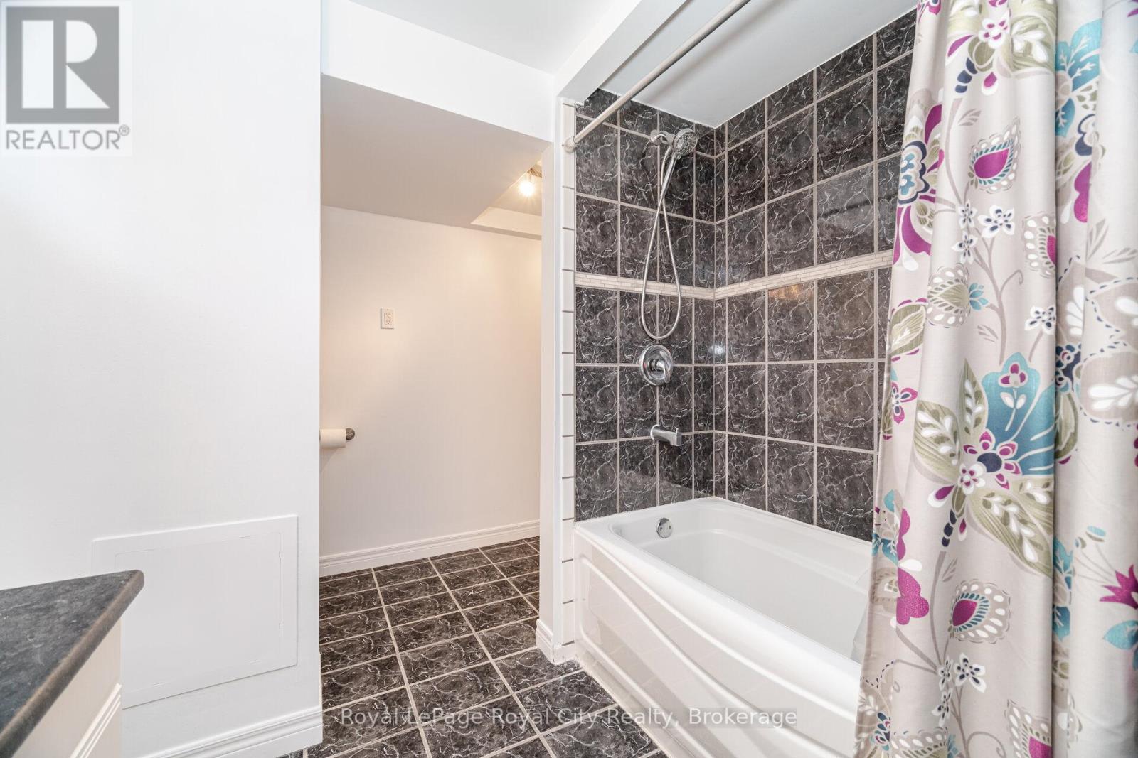 61 Lawfield Drive, Hamilton, Ontario  L8V 4C6 - Photo 37 - X12185011