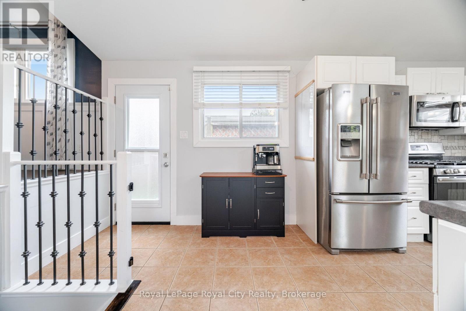 61 Lawfield Drive, Hamilton, Ontario  L8V 4C6 - Photo 6 - X12185011