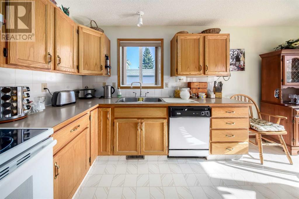 8 Dunham Close, Red Deer, Alberta  T4R 2J5 - Photo 10 - A2225722